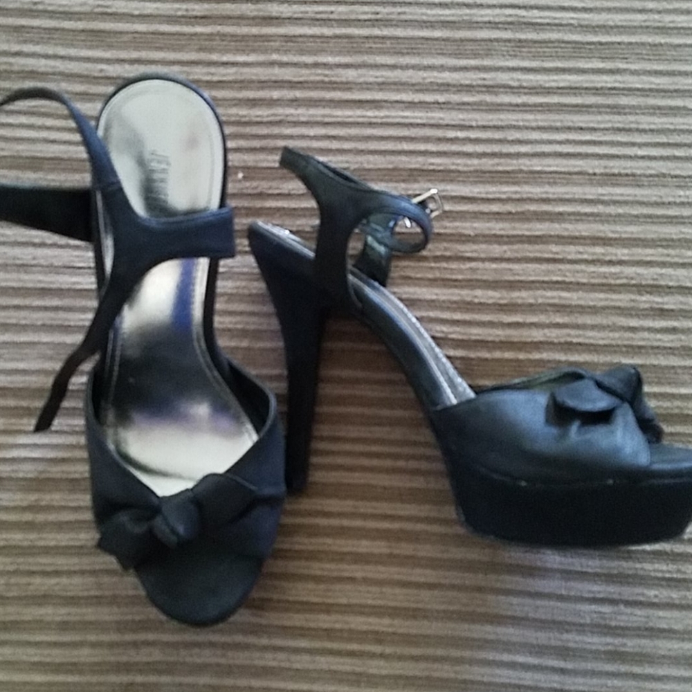 Jennifer Lopez Heels Size 7.5